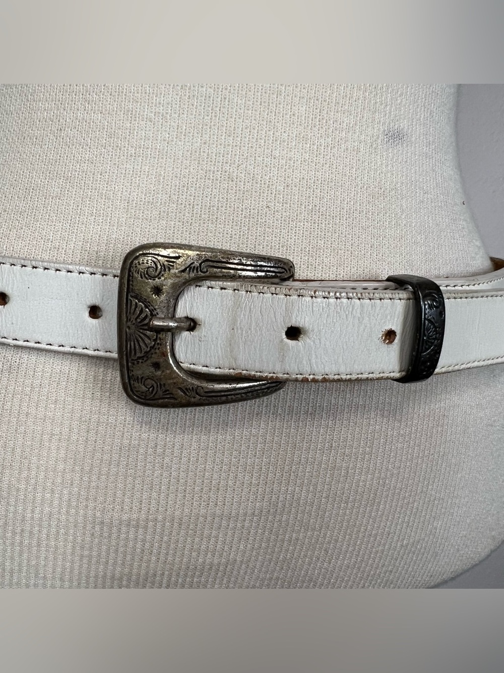 White Leather Western Style Belt with Antiqued Silver Buckle - Picture 3 of 15